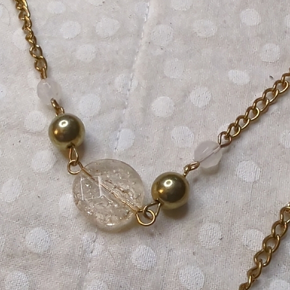 Elegant Gold Necklace with Beaded Accents - Picture 3 of 6